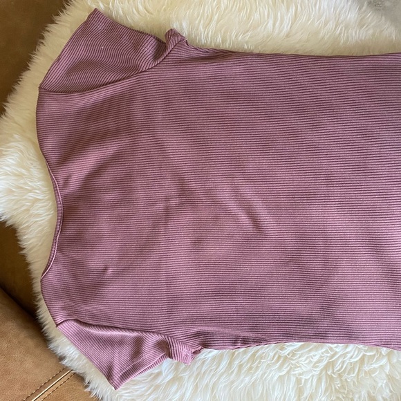 Cute Pale Pink Top! - Picture 5 of 5